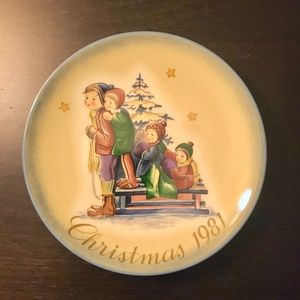 1981 Christmas Hummel Plate